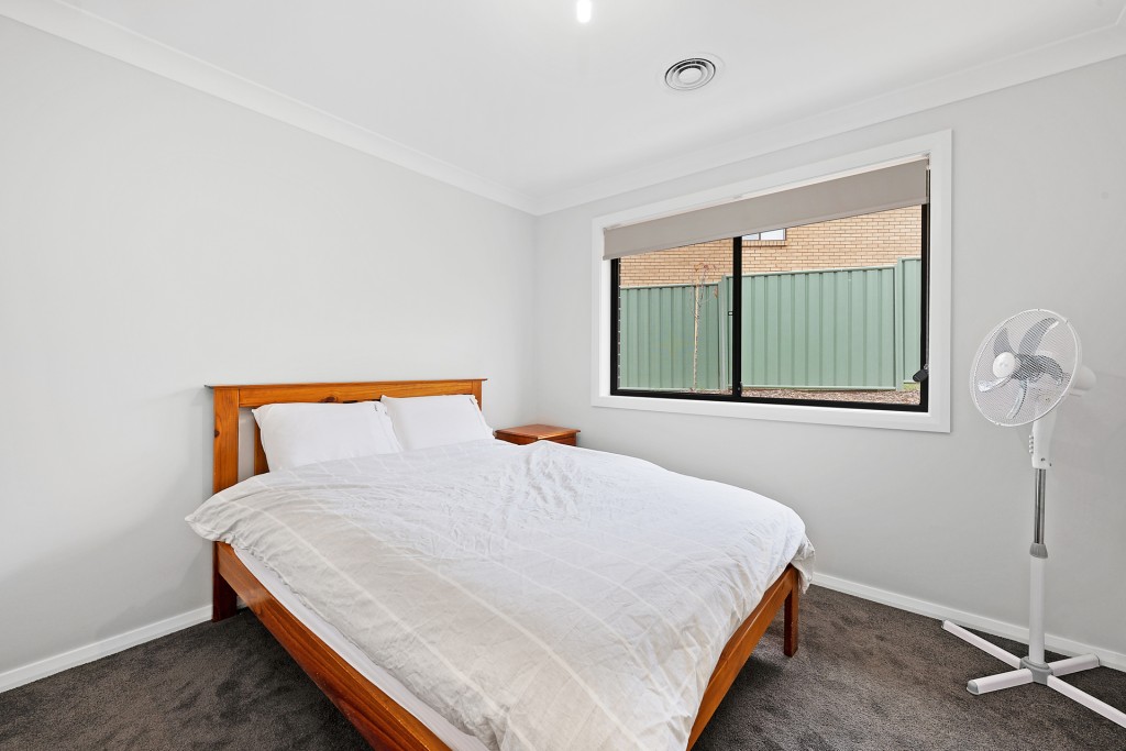 2 Streatfeild Close, Blayney NSW 2799 - photo 9