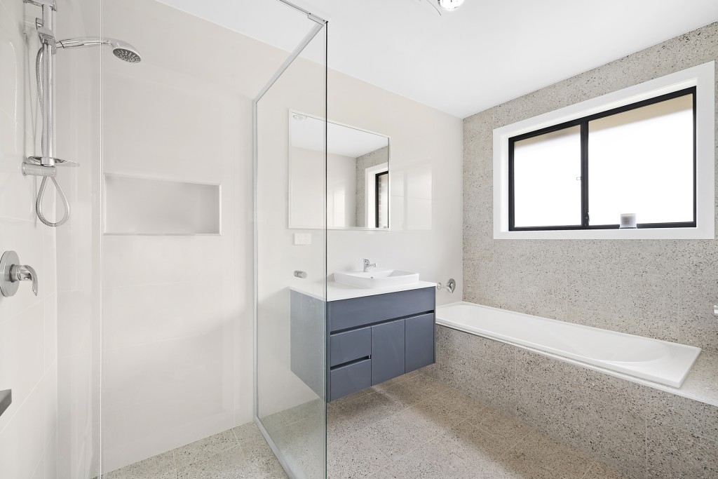 2 Streatfeild Close, Blayney NSW 2799 - photo 10