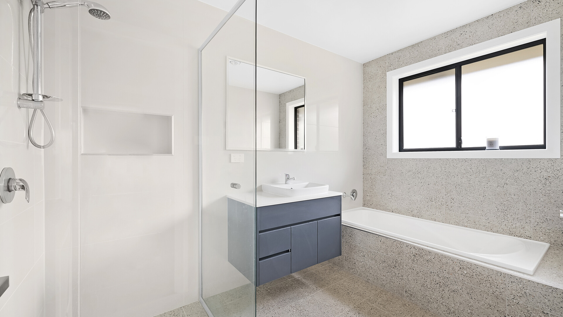 2 Streatfeild Close, Blayney NSW 2799 - photo 10