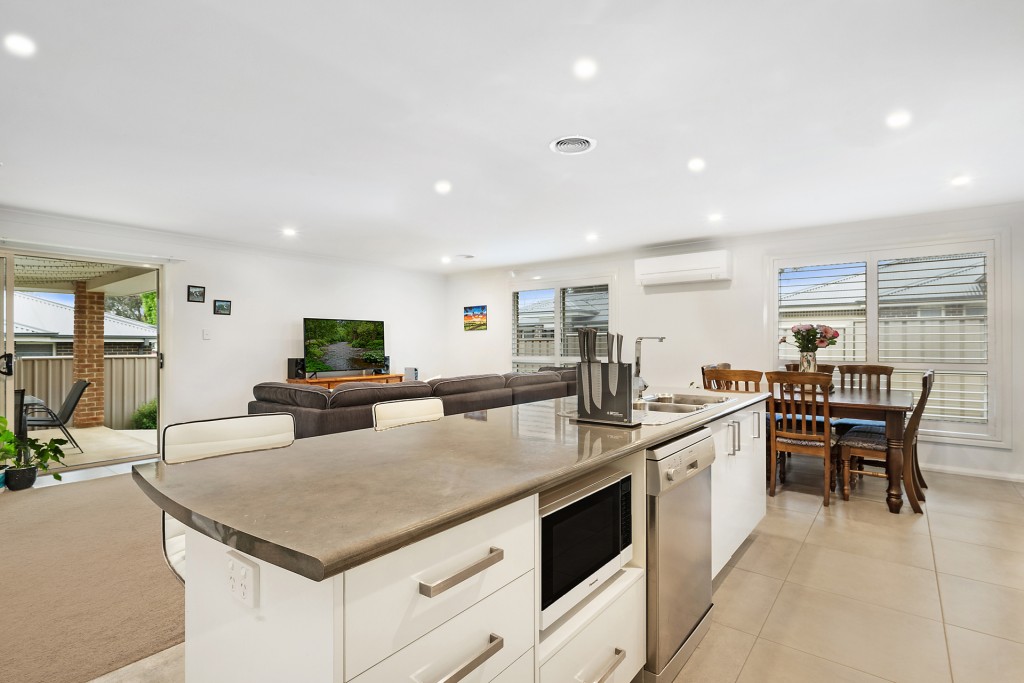 26 Emmaville Street, Orange NSW 2800 - photo 2