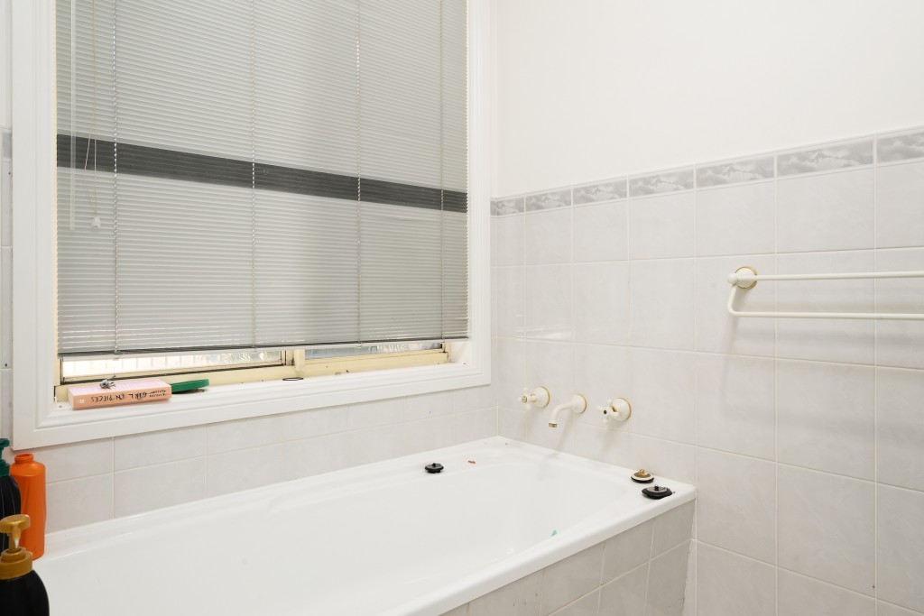 7 Anthony Crescent, Orange NSW 2800 - photo 12