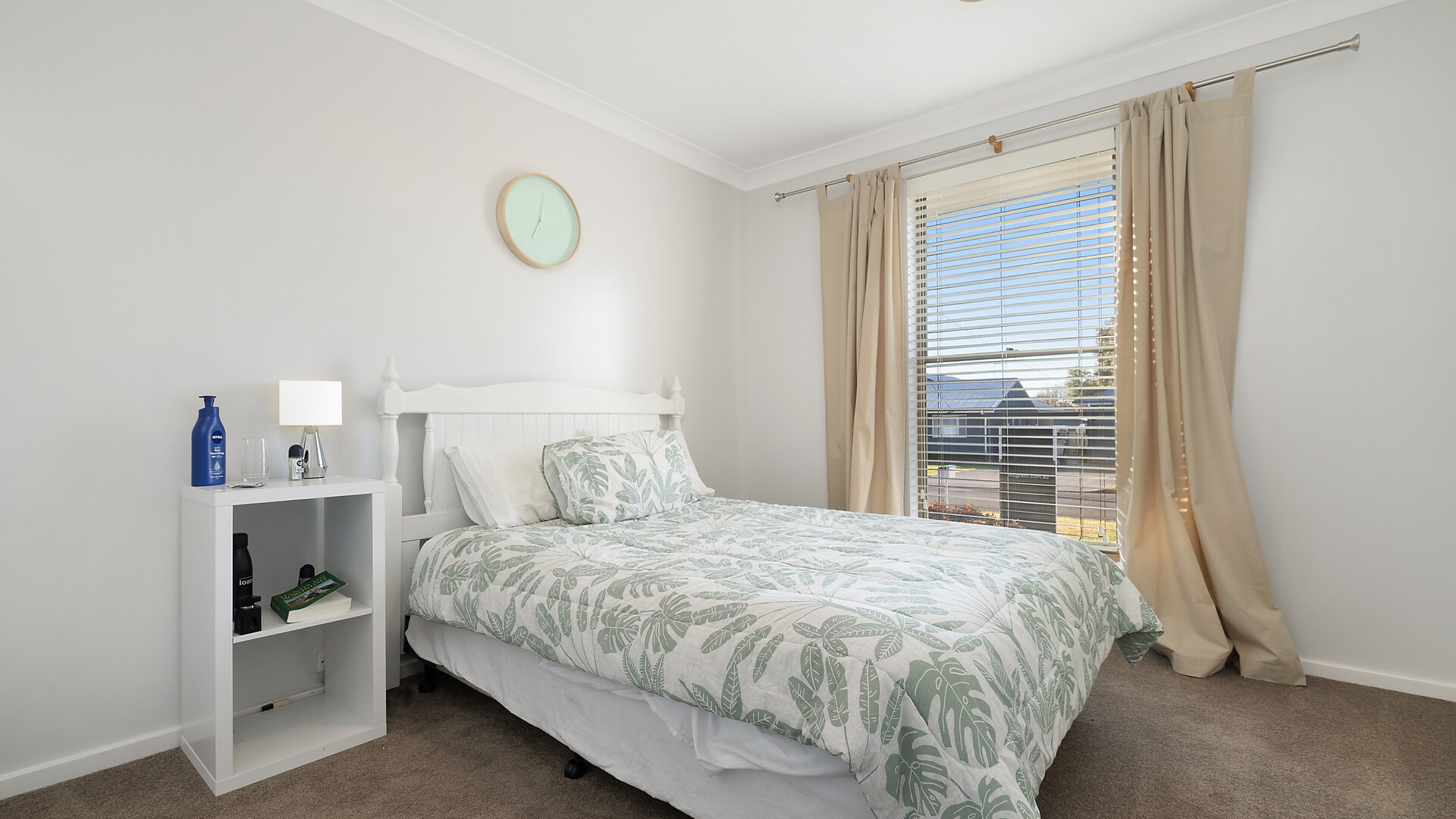 2 Prunus Avenue, Orange NSW 2800 - photo 8
