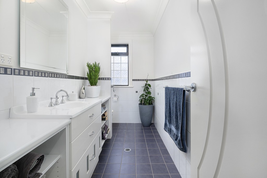 7 Stirling Avenue, Orange NSW 2800 - photo 16