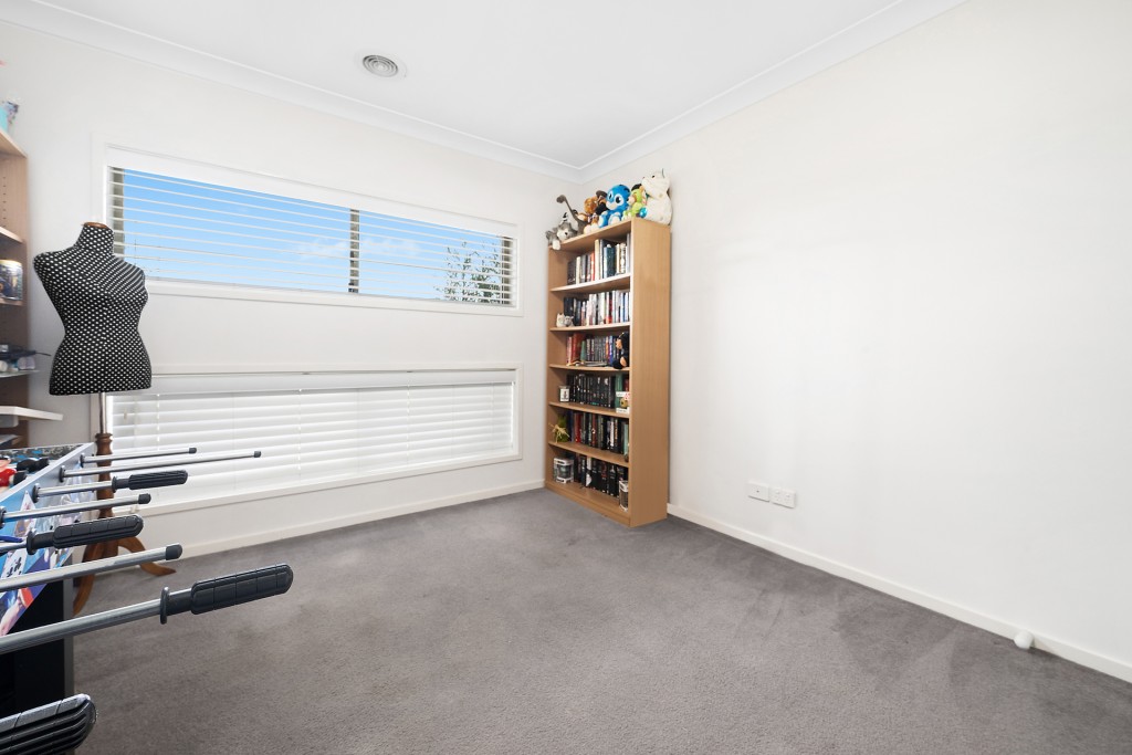 2 Sullivan Circuit, Orange NSW 2800 - photo 12