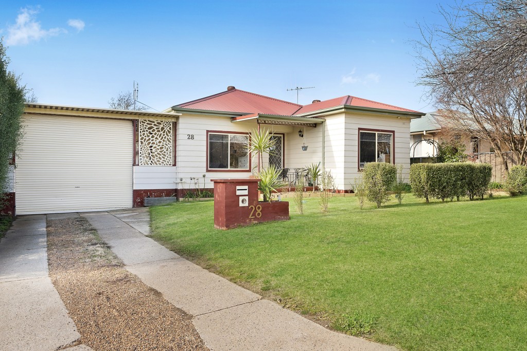 28 Kearneys Drive, Orange NSW 2800 - McGrath Central West