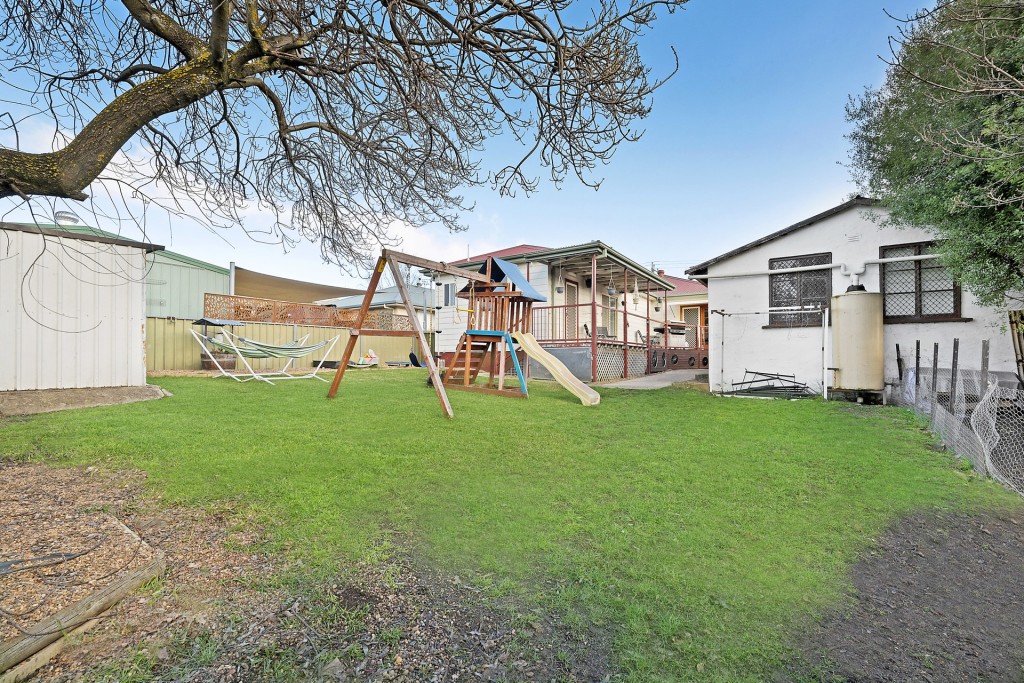 28 Kearneys Drive, Orange NSW 2800 - photo 12