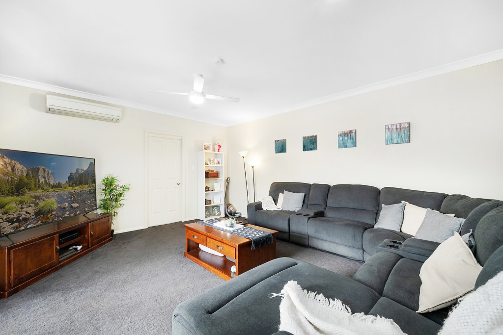 28 Kearneys Drive, Orange NSW 2800 - photo 4