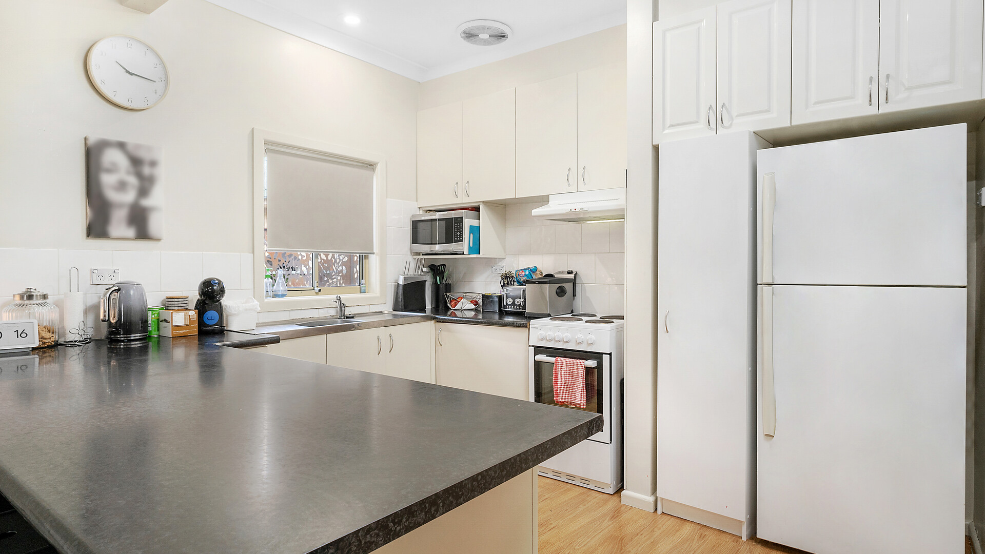 28 Kearneys Drive, Orange NSW 2800 - photo 5