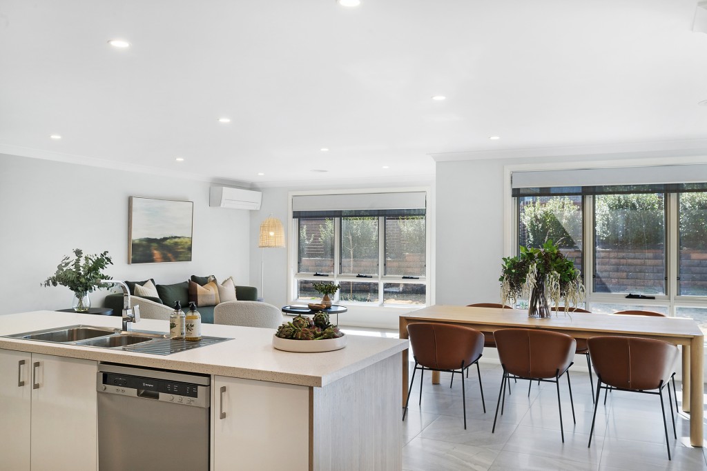 19 Stevenson Way, Orange NSW 2800 - photo 2