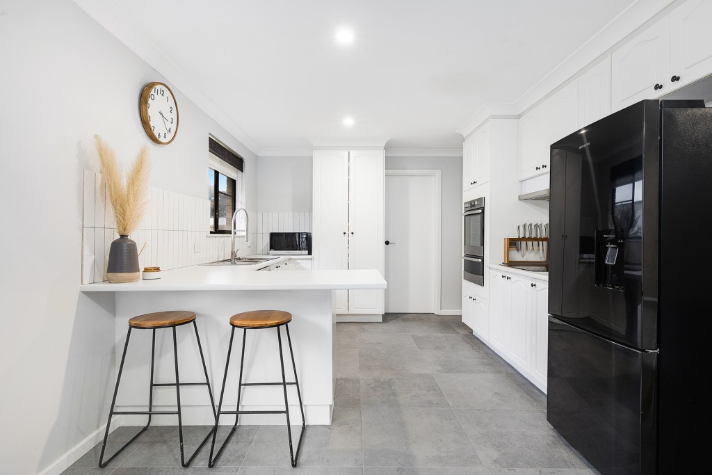 13 Kalkadoon Place, Orange NSW 2800 - photo 2