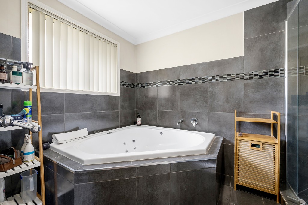 26 Sieben Drive, Orange NSW 2800 - photo 11