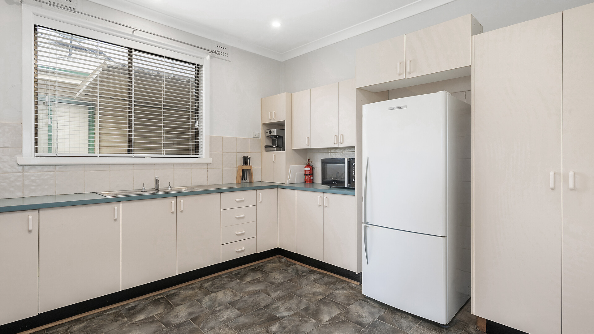 182 McLachlan Street, Orange NSW 2800 - photo 2
