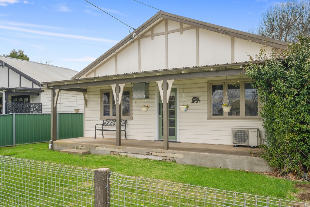 182 McLachlan Street, Orange NSW 2800 - McGrath Central West