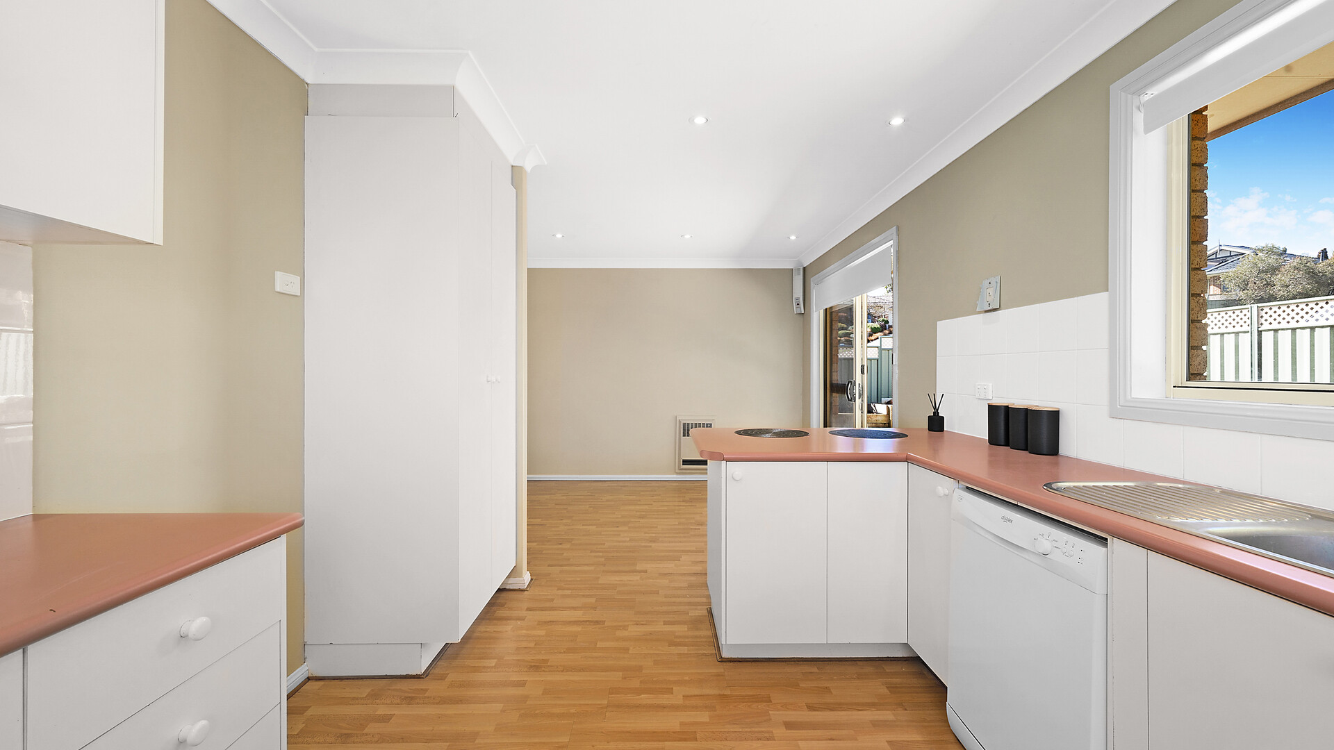 6 Mark Place, Orange NSW 2800 - photo 2