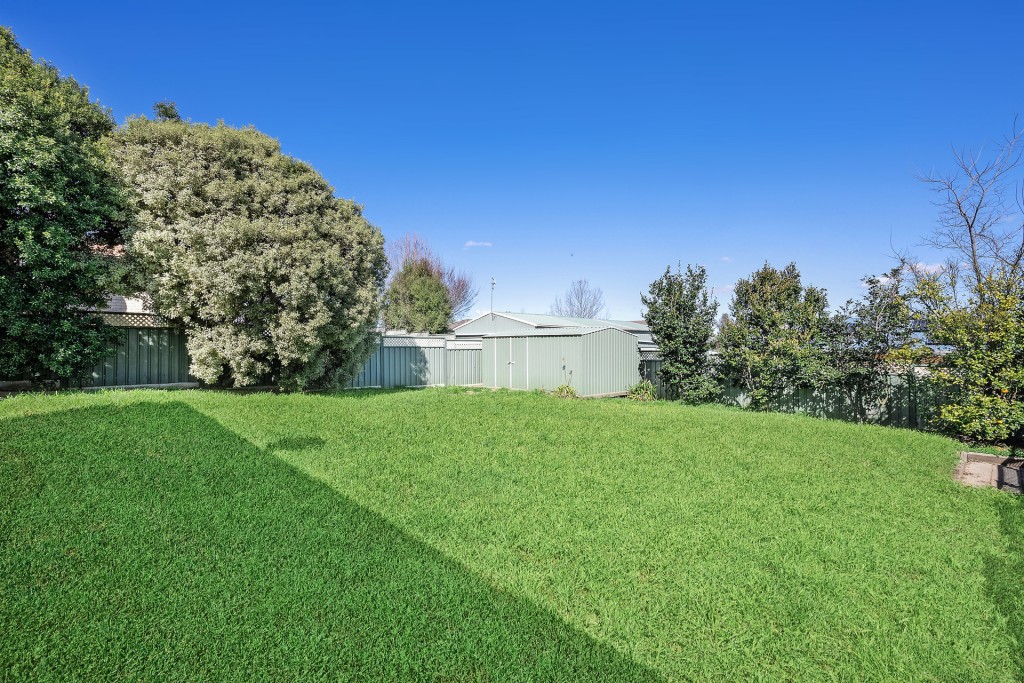 6 Mark Place, Orange NSW 2800 - photo 12
