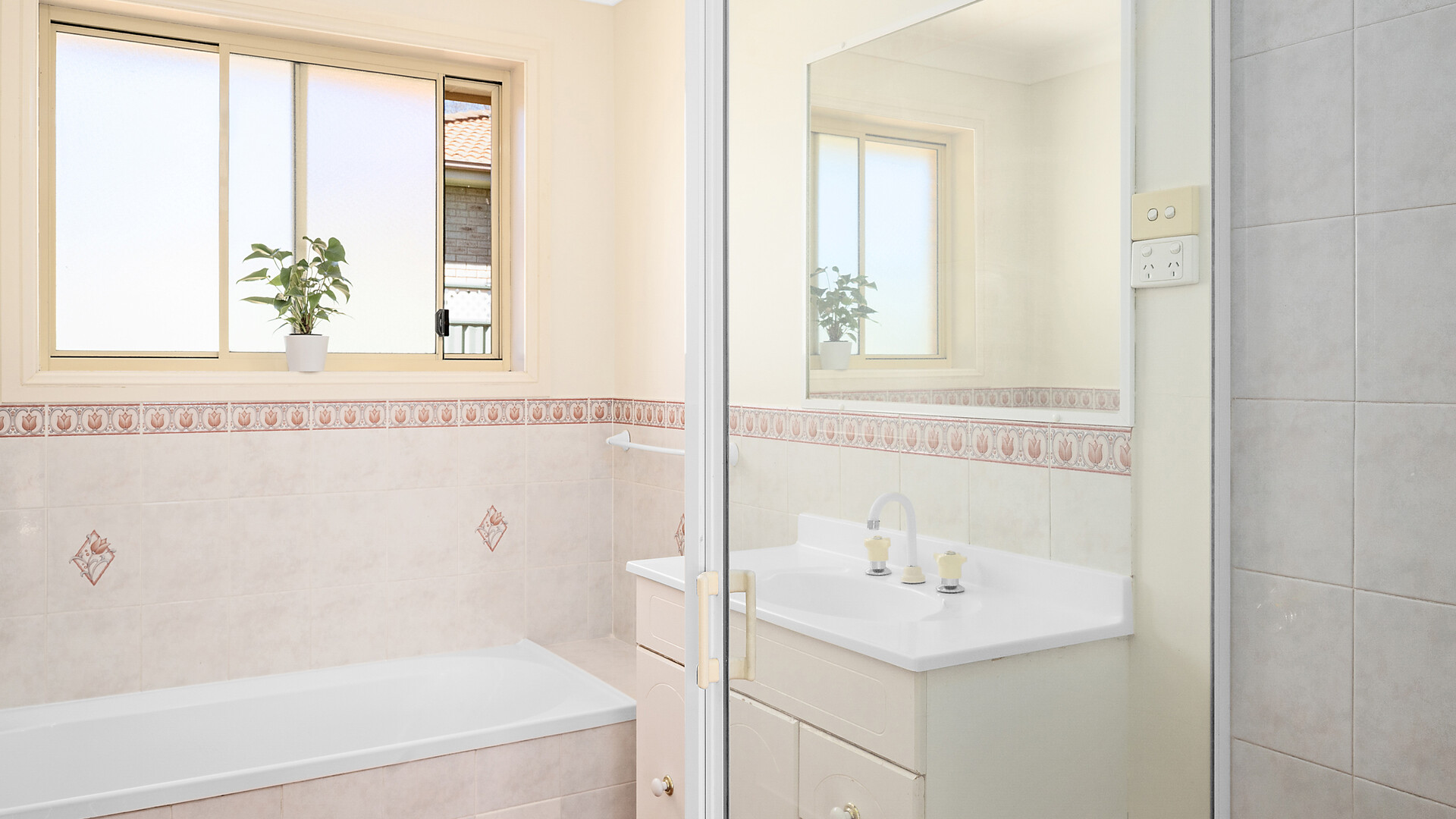 6 Mark Place, Orange NSW 2800 - photo 10