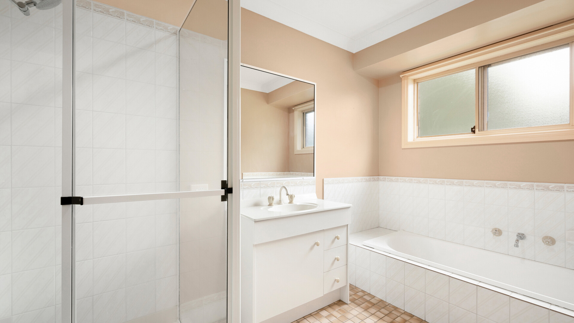 8 Todd Place, Orange NSW 2800 - photo 10