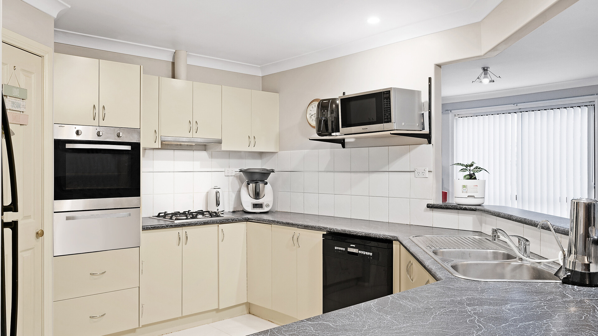 7 Emily Place, Orange NSW 2800 - photo 2