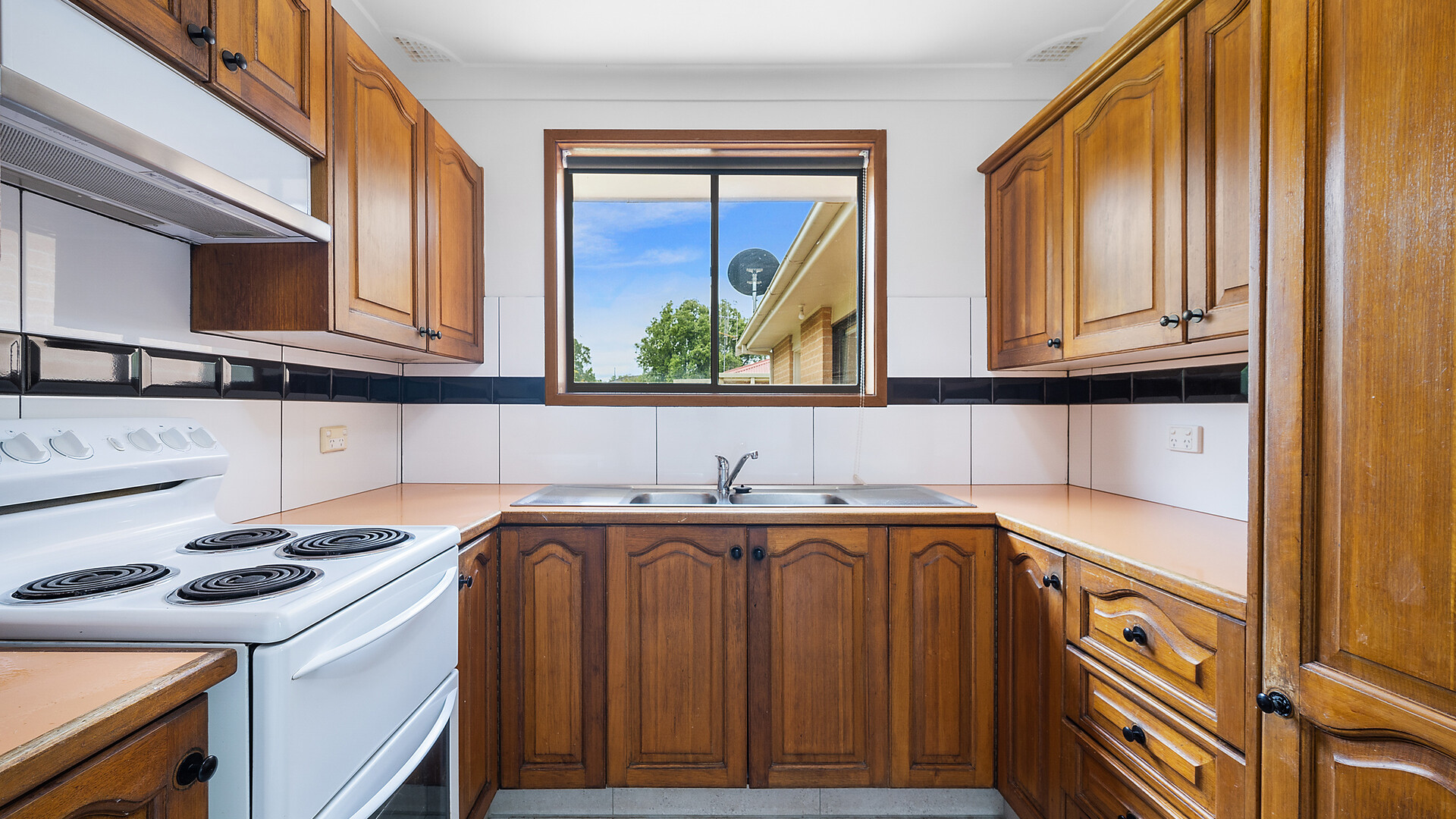 6 Covent Close, Orange NSW 2800 - photo 2