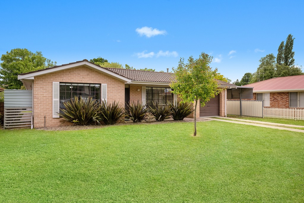 6 Covent Close, Orange NSW 2800 - photo 11