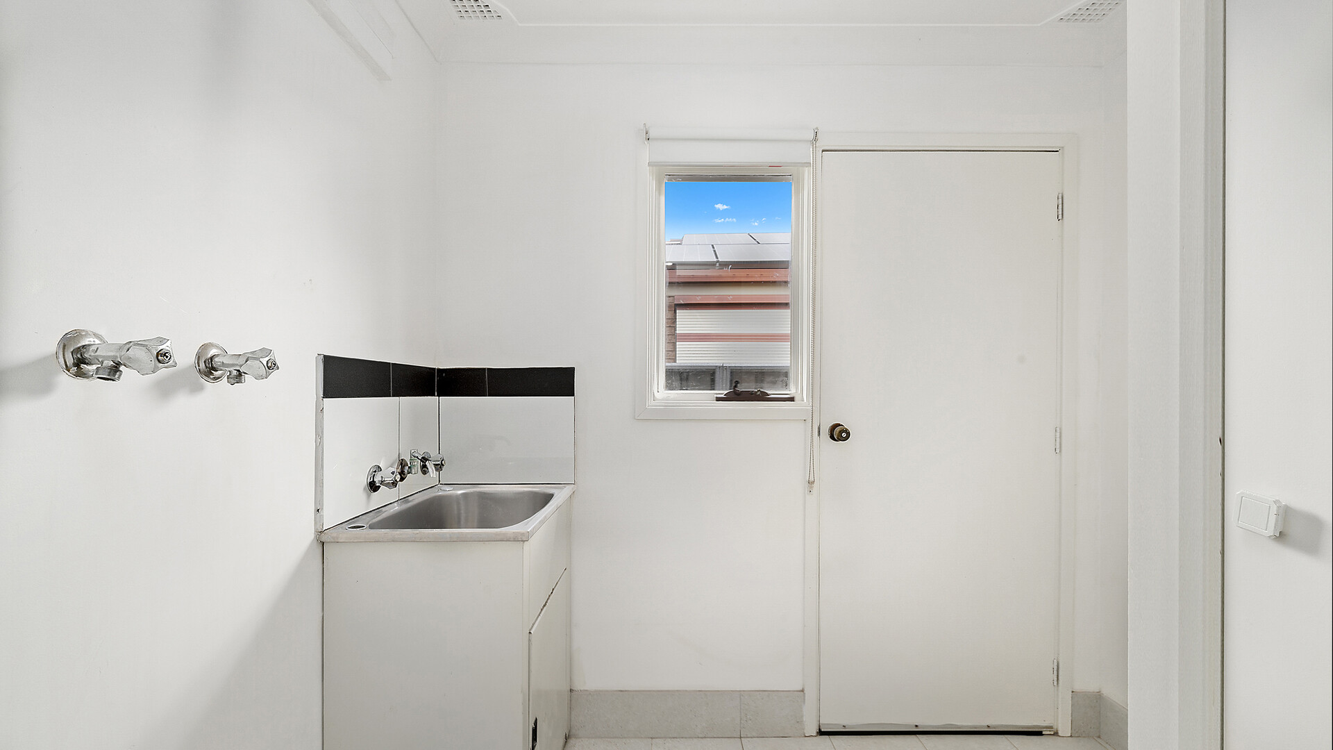 6 Covent Close, Orange NSW 2800 - photo 8