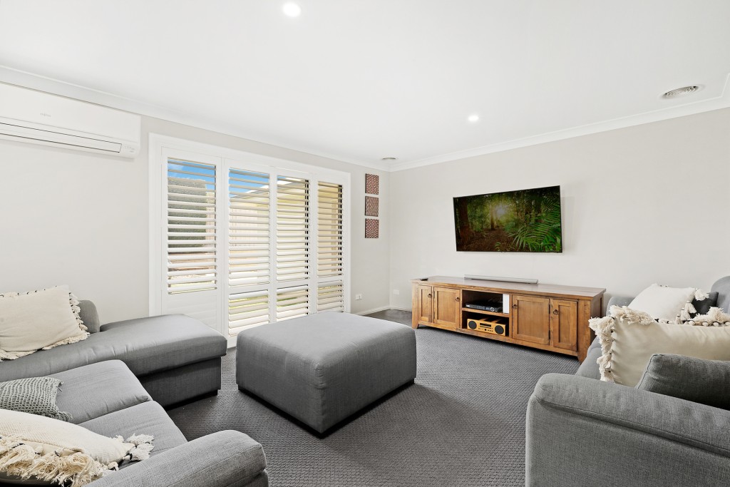 6 Gilroy Place, Orange NSW 2800 - photo 8