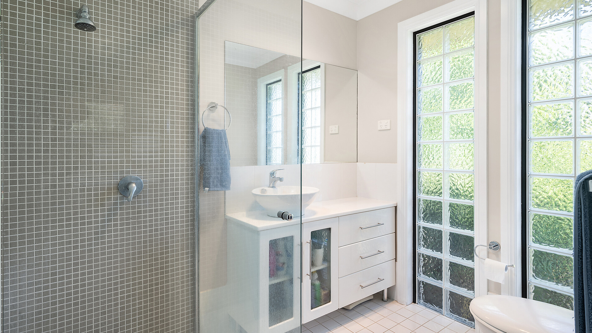 6 Gilroy Place, Orange NSW 2800 - photo 10