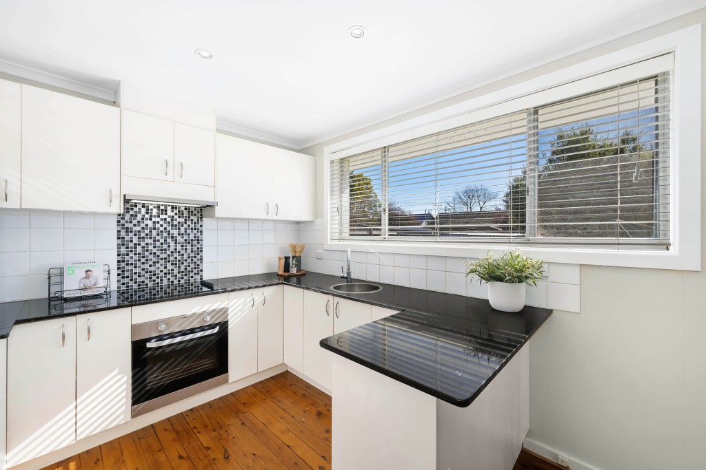 25 Markham Avenue, Orange NSW 2800 - photo 2