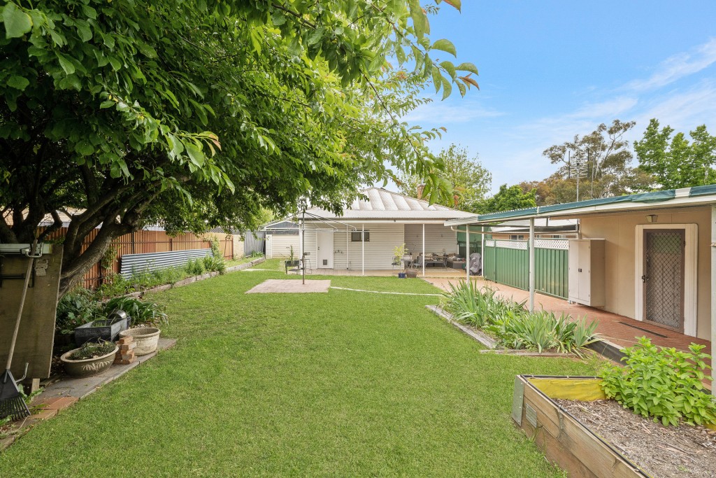 31 Barrett Street, Orange NSW 2800 - photo 12