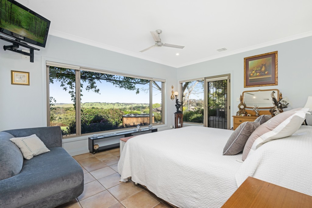 4 Geebung Place, Orange NSW 2800 - photo 18
