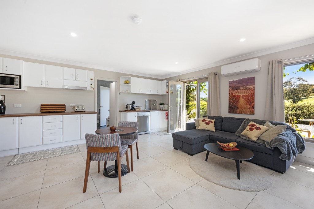 4 Geebung Place, Orange NSW 2800 - photo 24