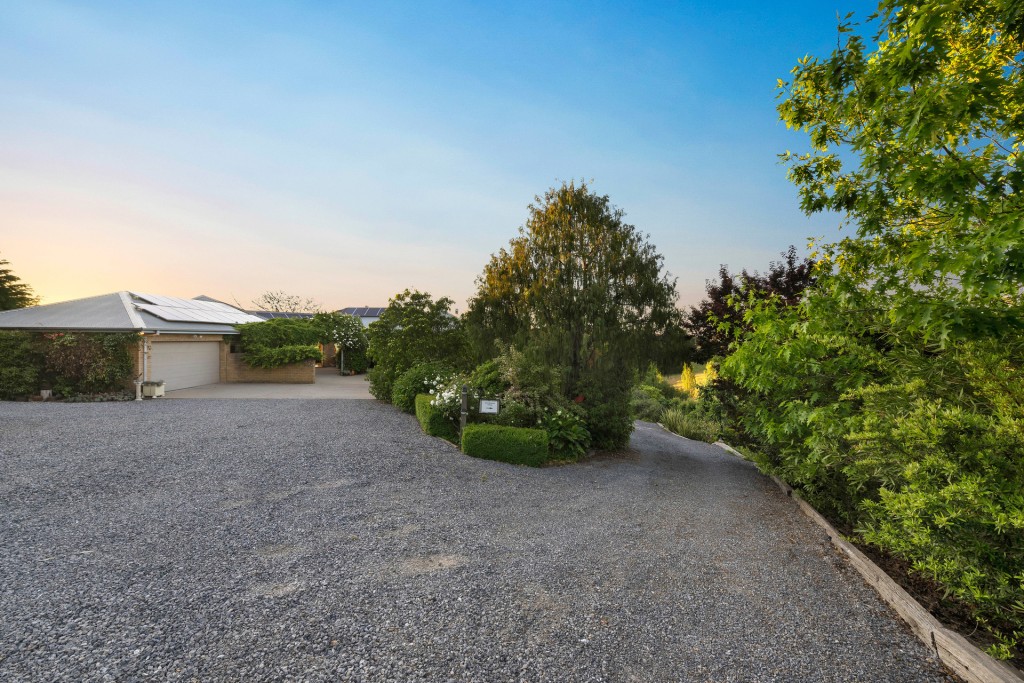 4 Geebung Place, Orange NSW 2800 - photo 31