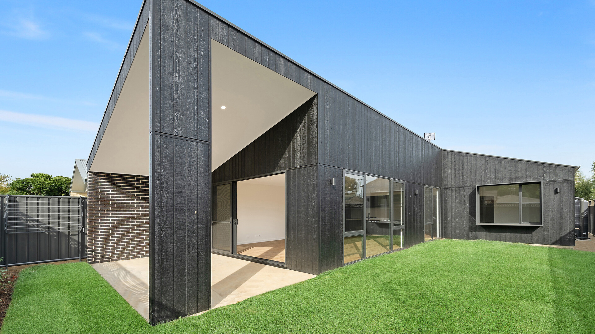 24 Hale Street, Orange NSW 2800 - photo 2