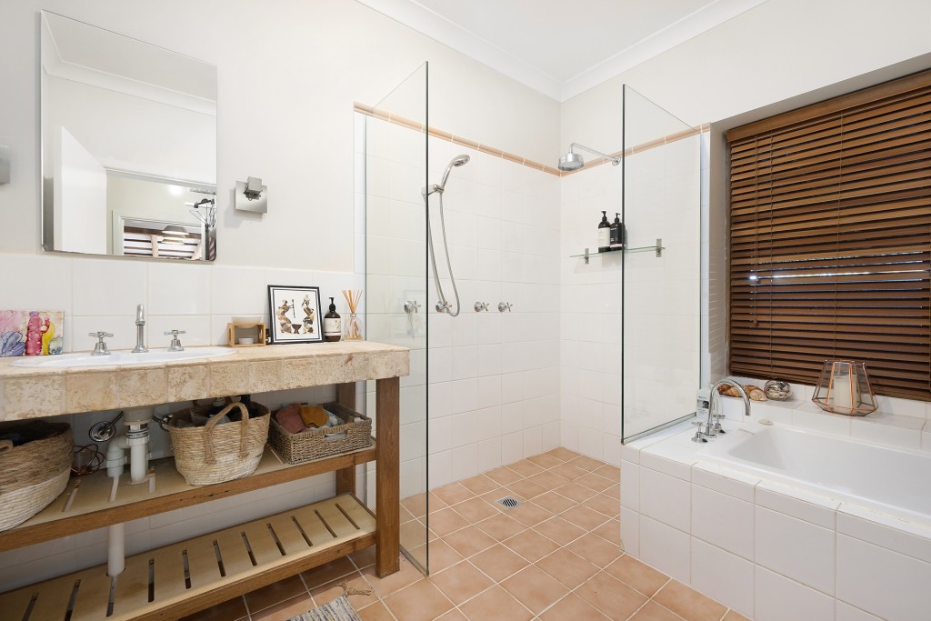 4 Windera Drive, Orange NSW 2800 - photo 13