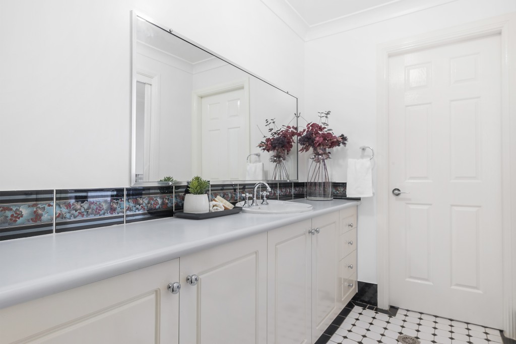 17 Lyrebird Place, Orange NSW 2800 - photo 15