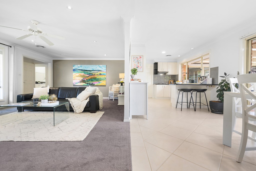 17 Lyrebird Place, Orange NSW 2800 - photo 4