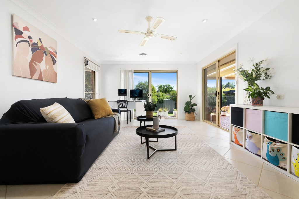17 Lyrebird Place, Orange NSW 2800 - photo 5