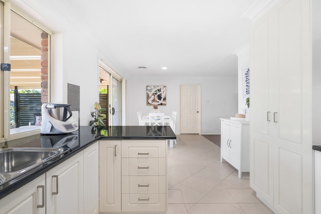 17 Lyrebird Place, Orange NSW 2800 - photo 9