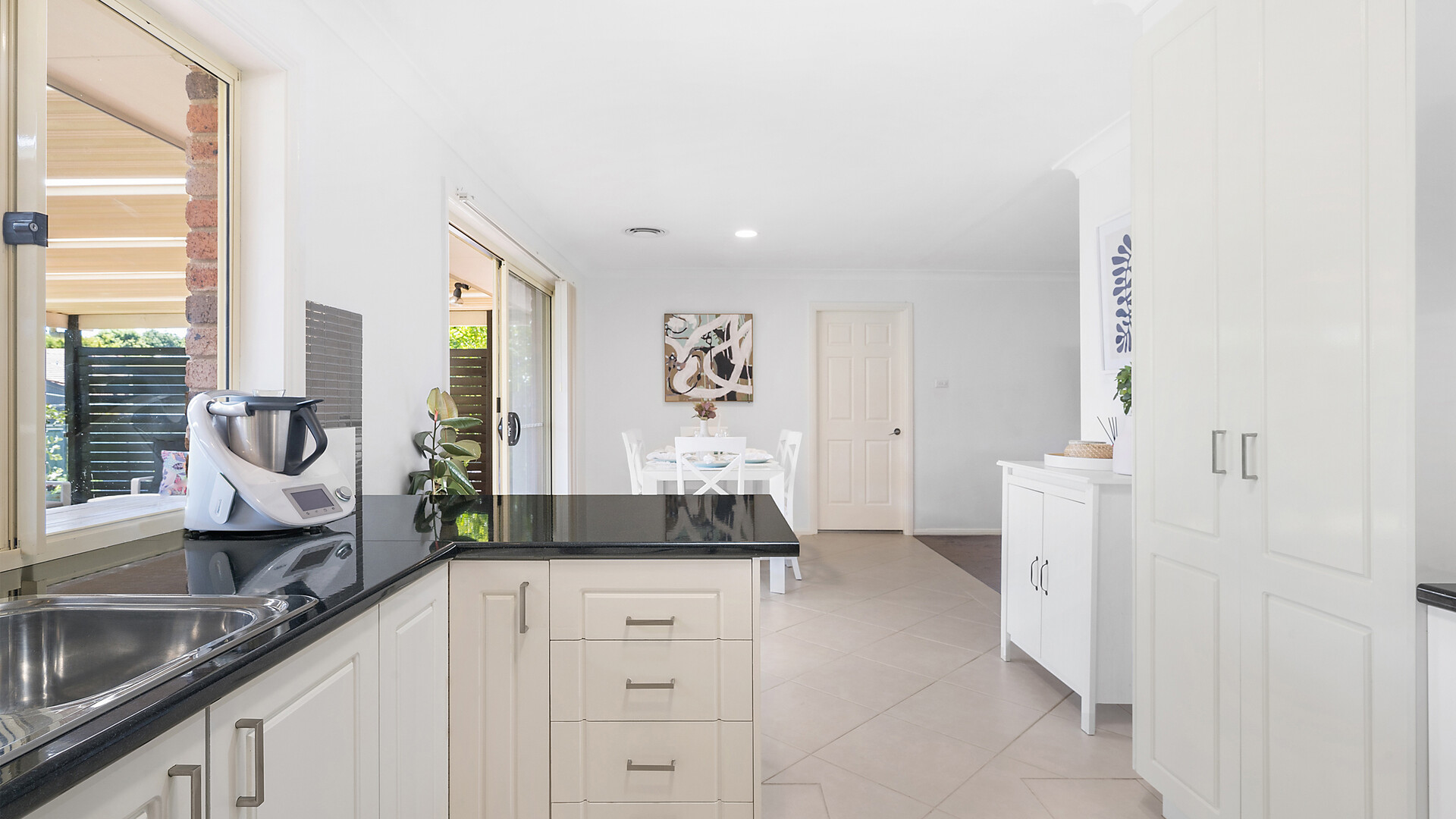 17 Lyrebird Place, Orange NSW 2800 - photo 9