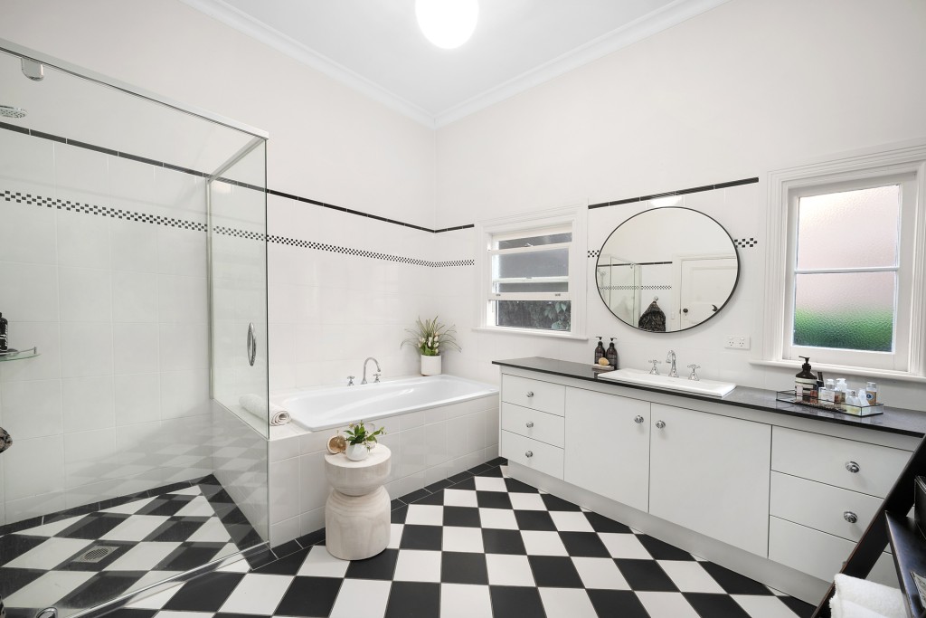 41 Sampson Street, Orange NSW 2800 - photo 12
