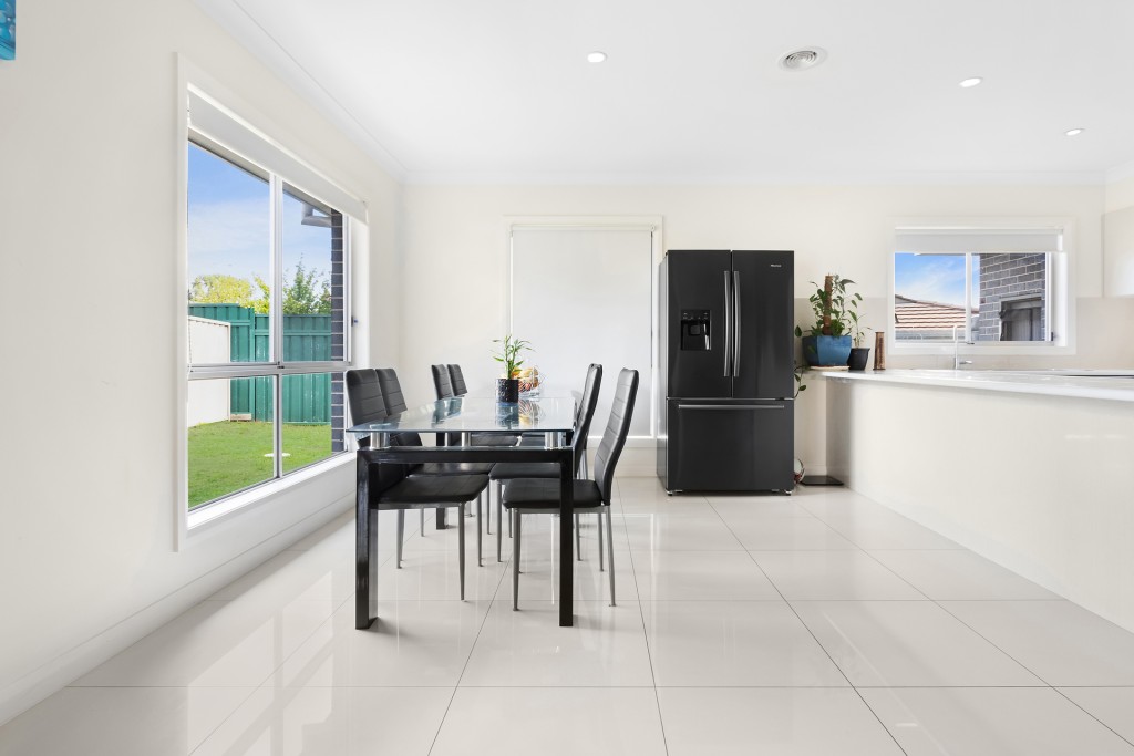 37 Wentworth Drive, Kelso NSW 2795 - photo 3