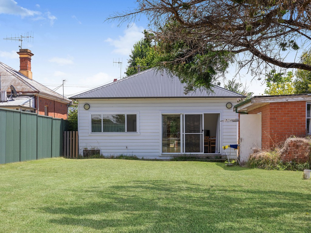 110 Peel Street, Bathurst NSW 2795 - photo 6