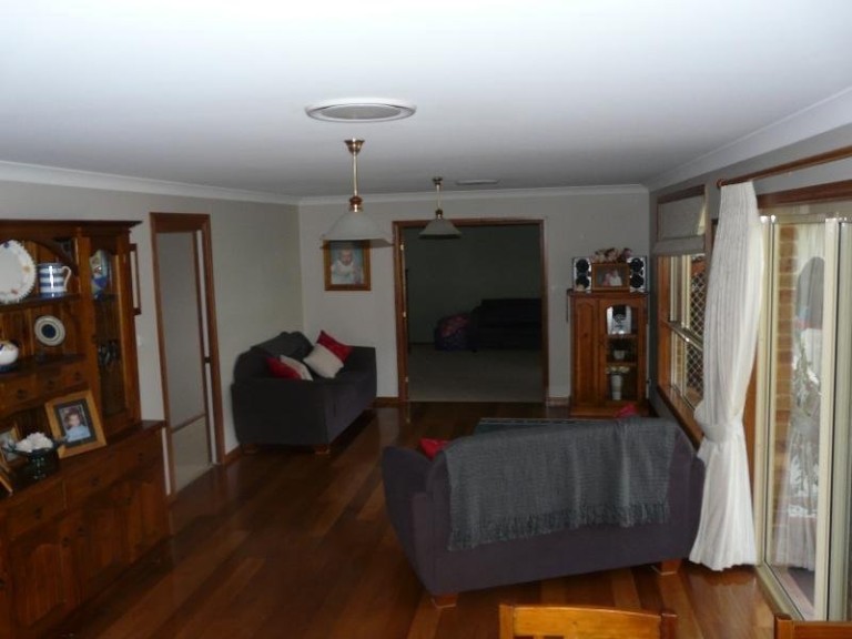 39 Cypress Crescent, Kelso NSW 2795 - photo 3