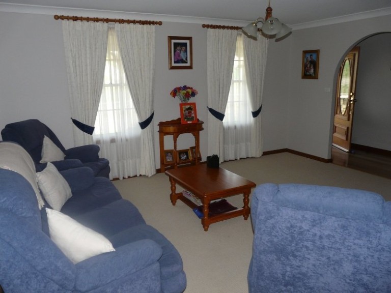 39 Cypress Crescent, Kelso NSW 2795 - photo 4