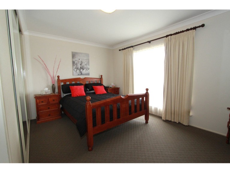 5 Park Street, Eglinton NSW 2795 - photo 4