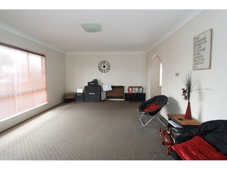 5 Park Street, Eglinton NSW 2795 - photo 5