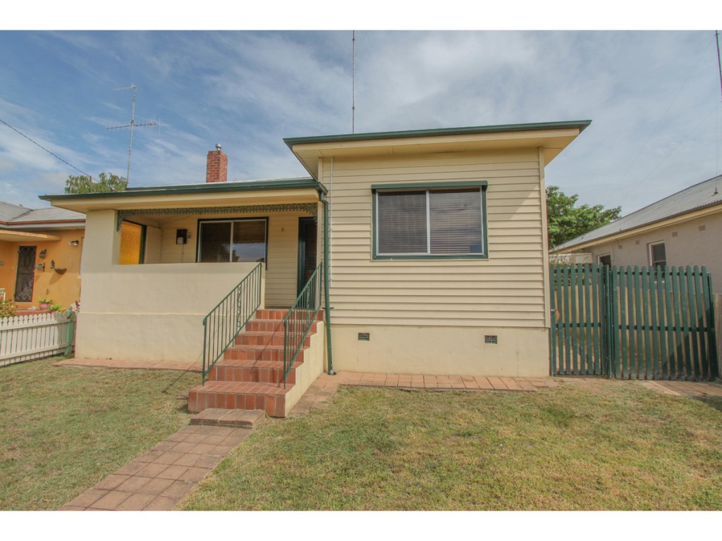 9 Torch Street, Bathurst NSW 2795 - photo 2