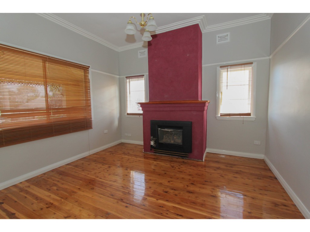 9 Torch Street, Bathurst NSW 2795 - photo 4