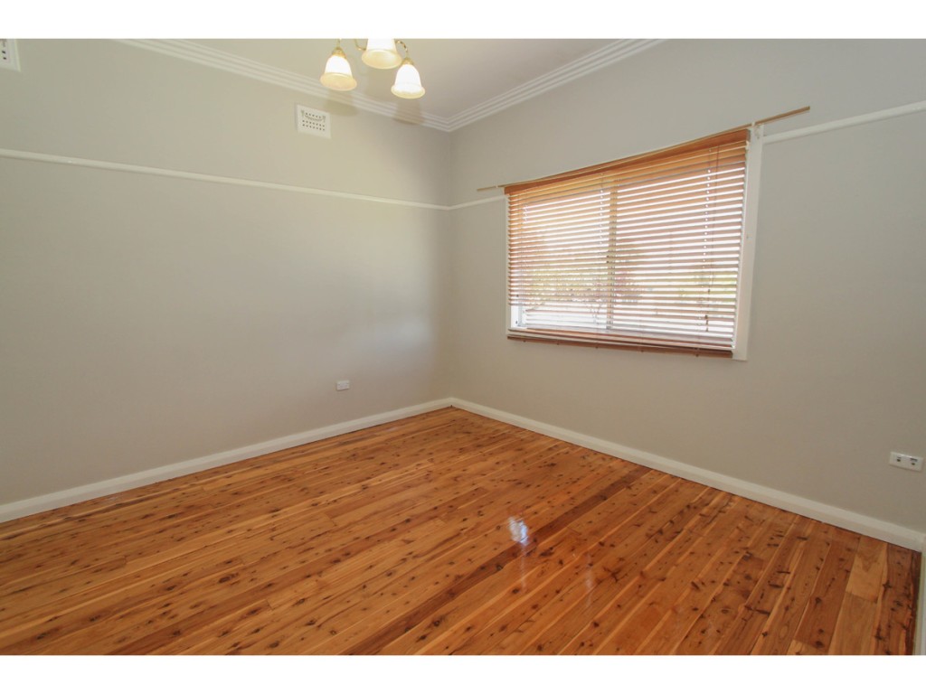 9 Torch Street, Bathurst NSW 2795 - photo 7