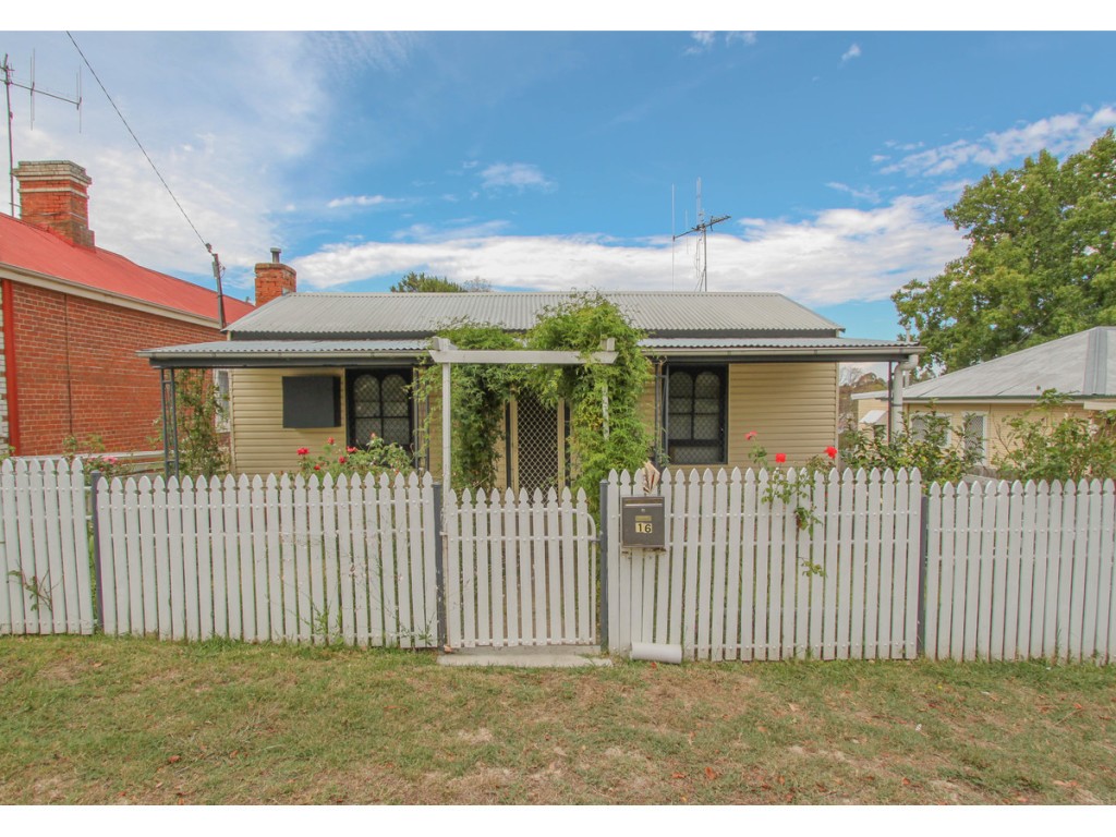 16 Lewins Street, Bathurst NSW 2795 - McGrath Central West